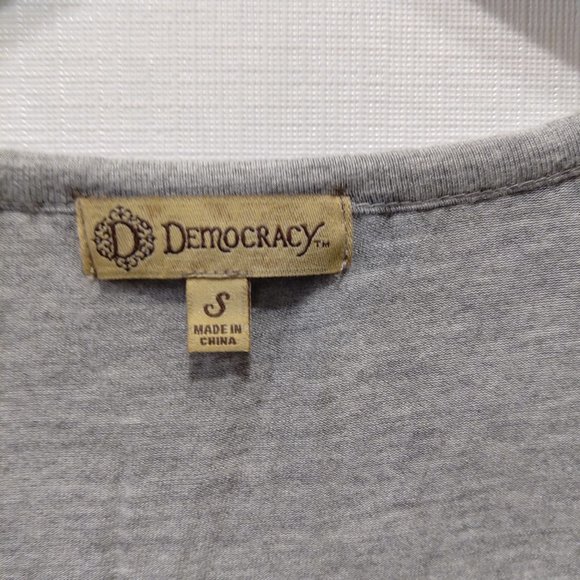 Women's Size Small Democracy Tank Top - Picture 2 of 5